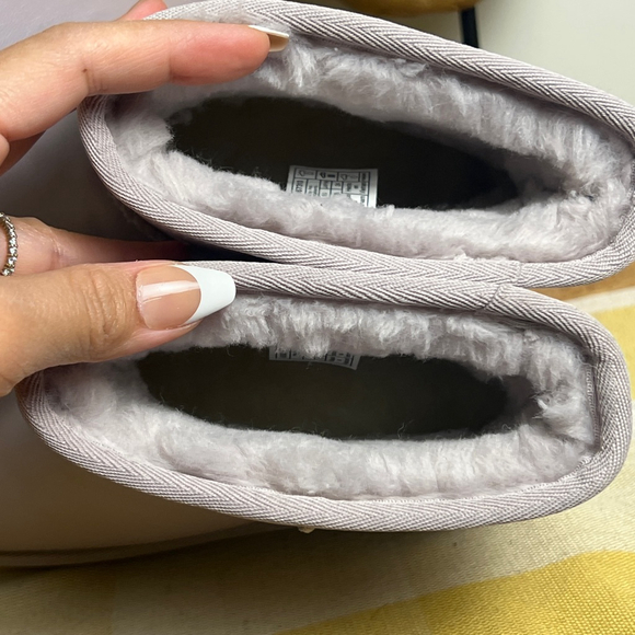 lacender purple Uggs Classic mini pearlizes boot - Picture 4 of 13